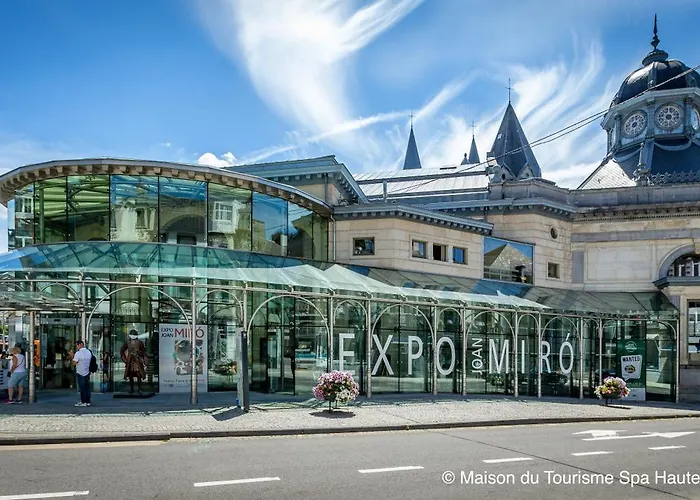 Au Grand Pierrot شقة سبا